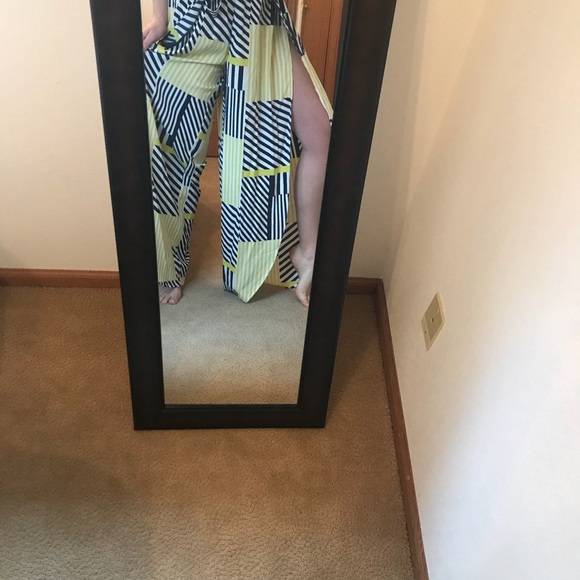 Wide Leg Flowy Vneck Jumpsuit - Picture 3 of 4